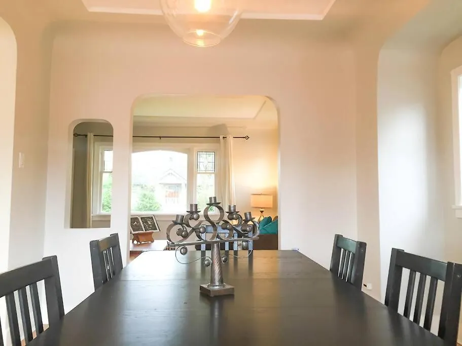 בית נופש וונקובר 5Br,3Ba Family Friendly City Cottage