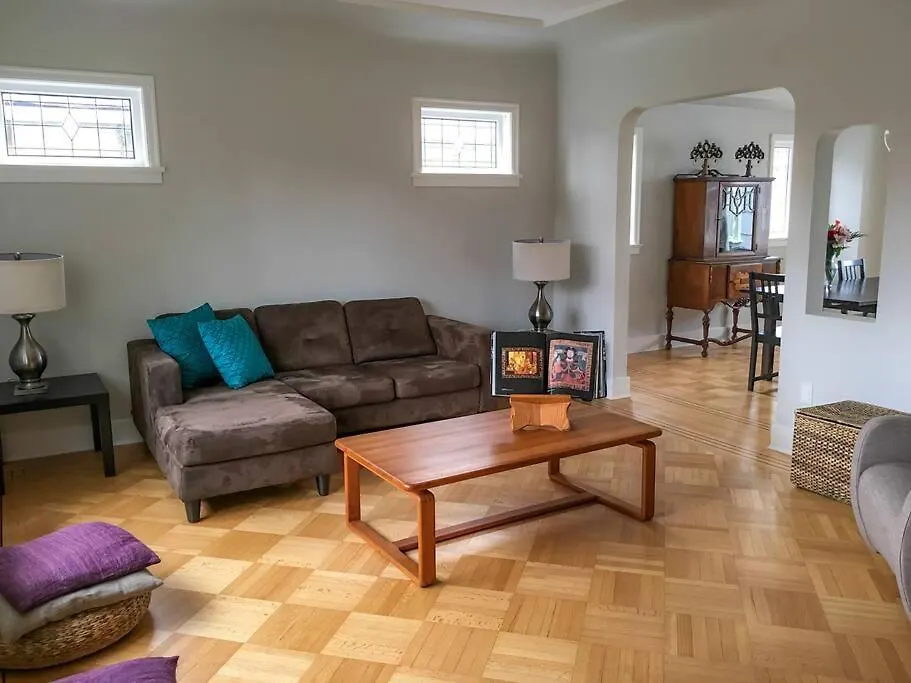 וונקובר 5Br,3Ba Family Friendly City Cottage 0*,