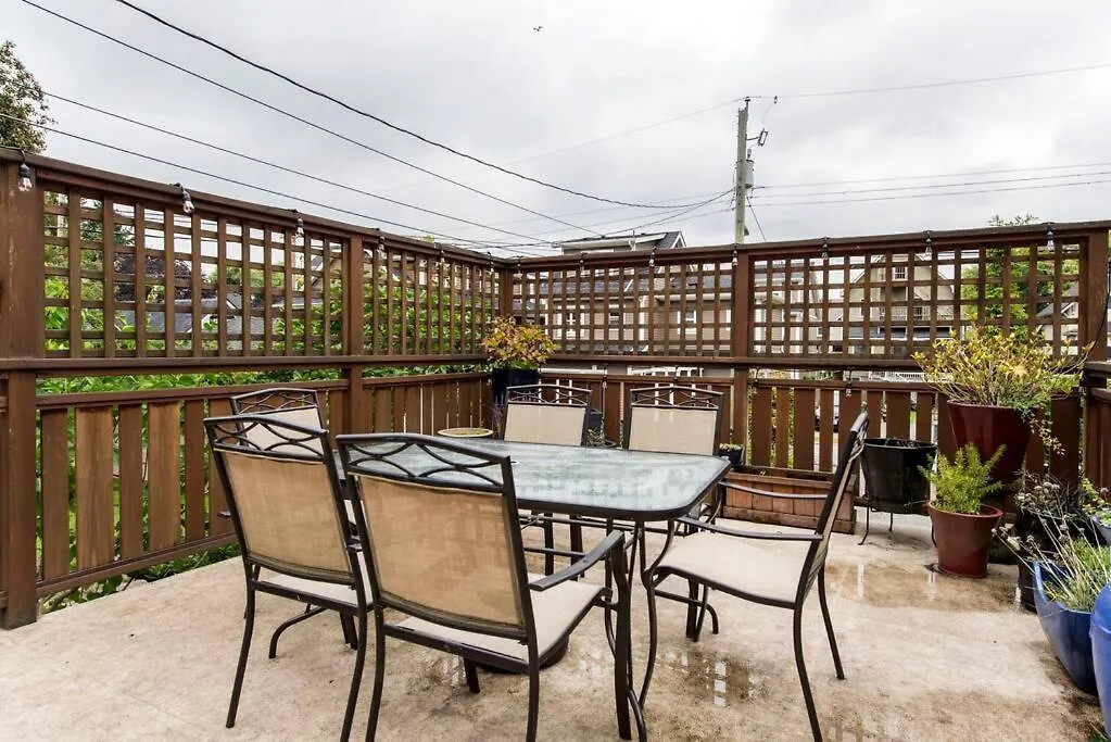 וונקובר 5Br,3Ba Family Friendly City Cottage