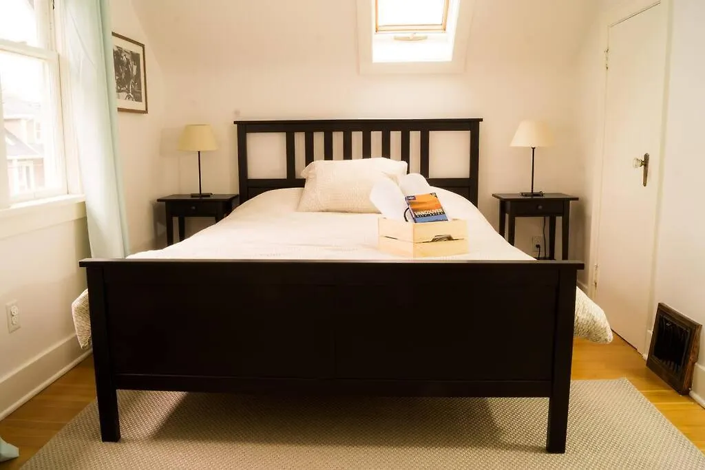 Holiday home 5Br,3Ba Family Friendly City Cottage Vancouver