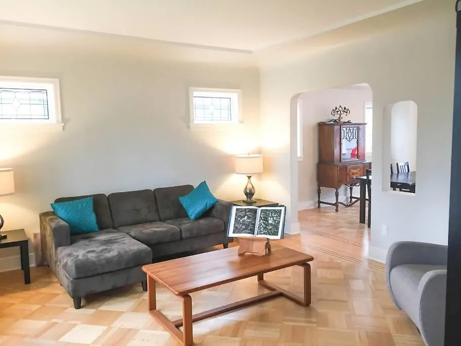 Holiday home 5Br,3Ba Family Friendly City Cottage Vancouver Canada